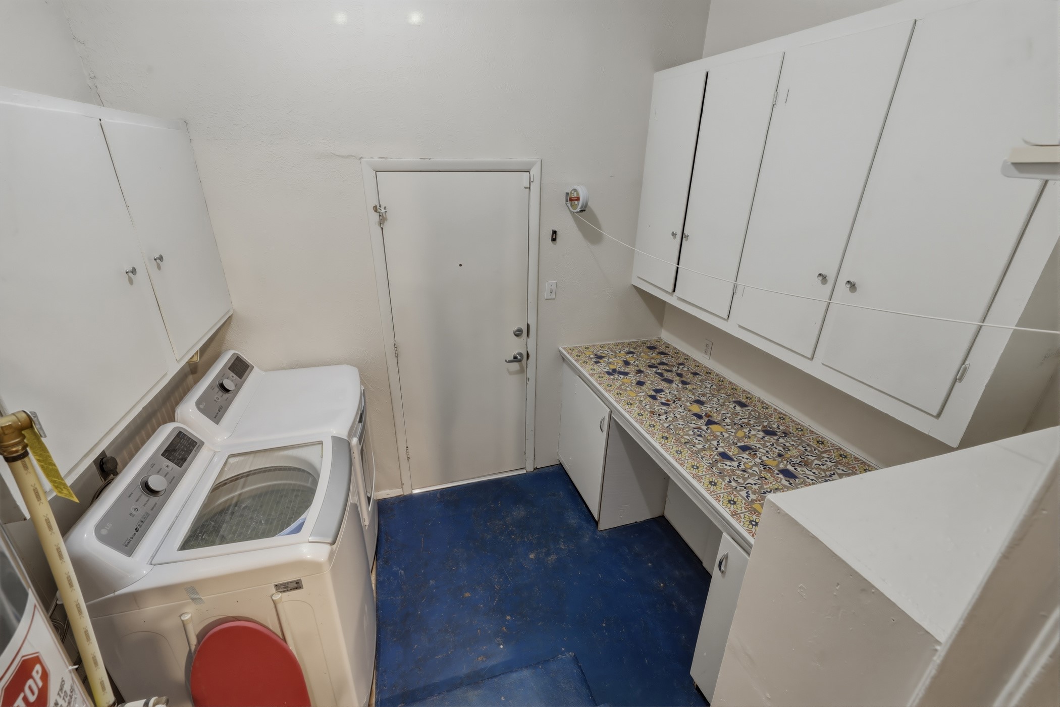 2367 Rockyglen Drive Dallas TX 75228