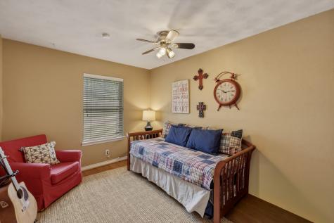 2367 Rockyglen Drive Dallas TX 75228