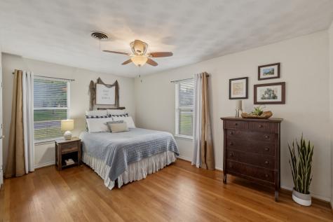 2367 Rockyglen Drive Dallas TX 75228