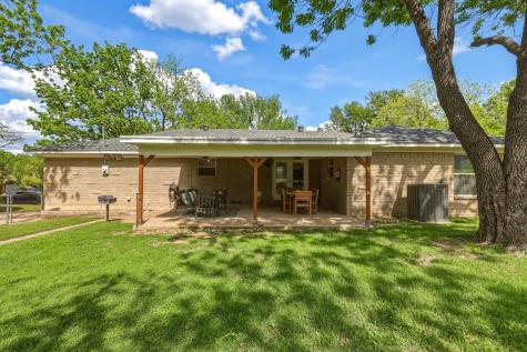 2367 Rockyglen Drive Dallas TX 75228