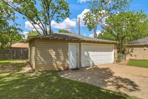 2367 Rockyglen Drive Dallas TX 75228