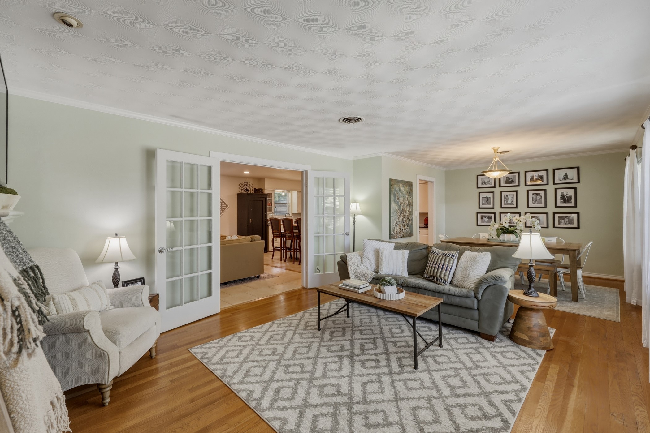 2367 Rockyglen Drive Dallas TX 75228
