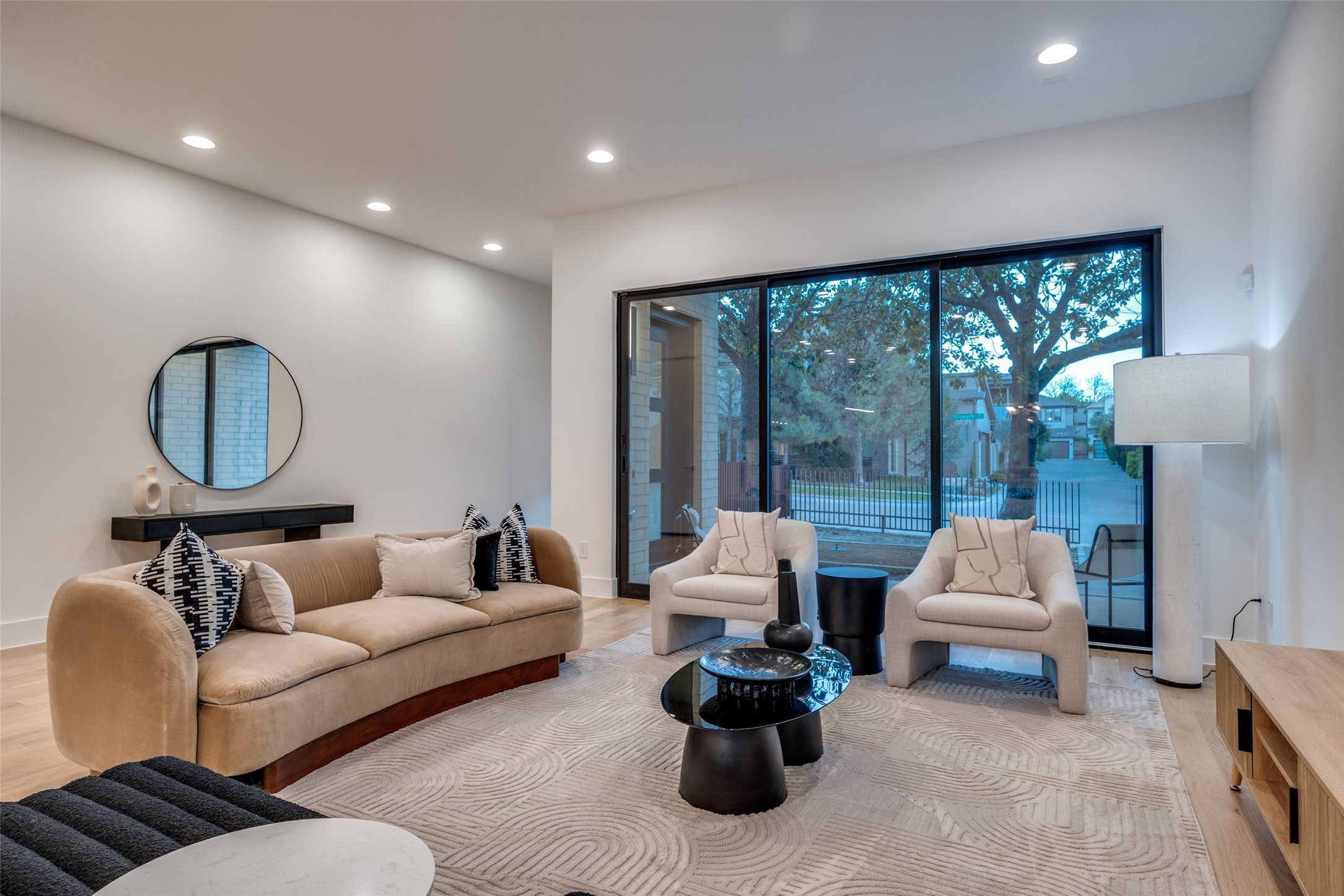 5443 Ellsworth Dallas TX 75206