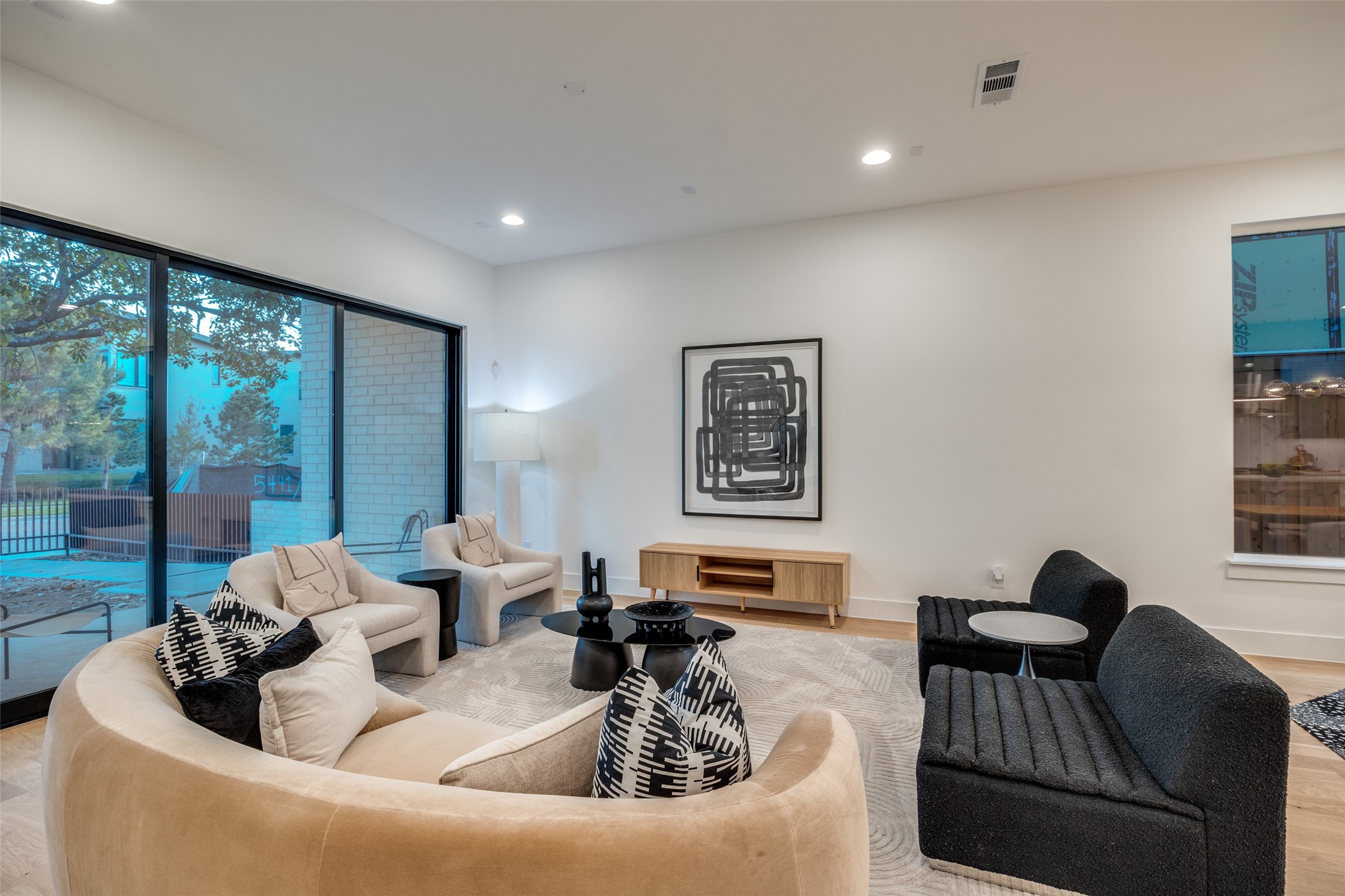5443 Ellsworth Dallas TX 75206