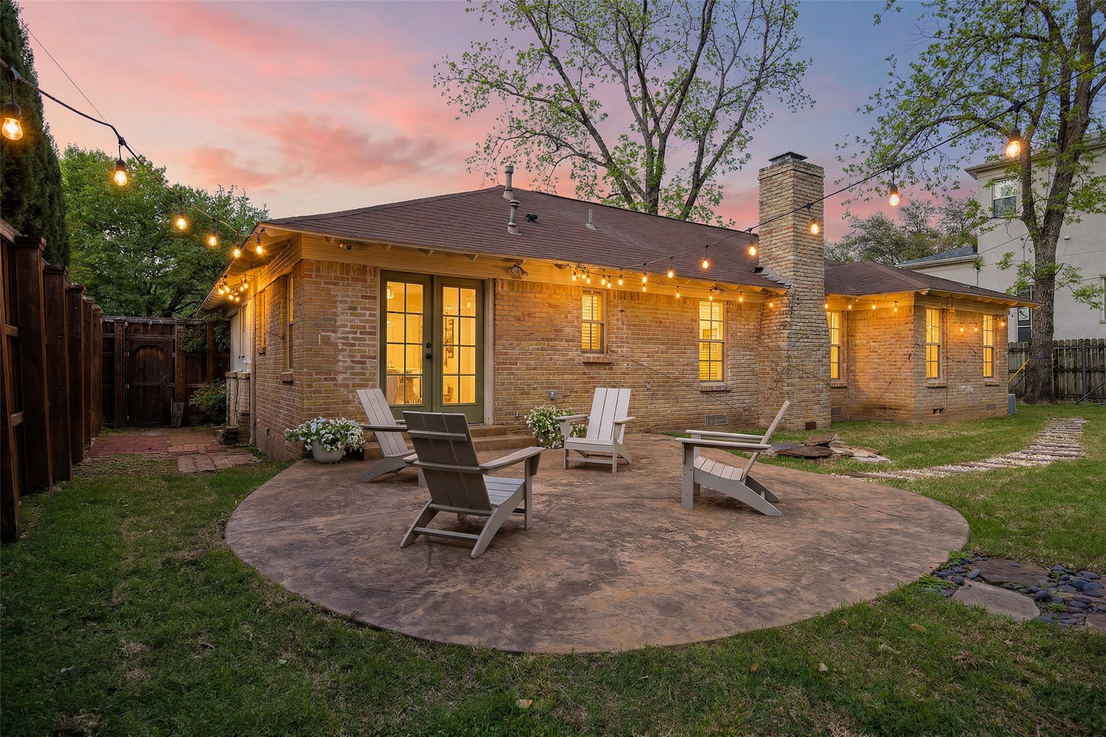 3856 Shorecrest Drive Dallas TX 75209