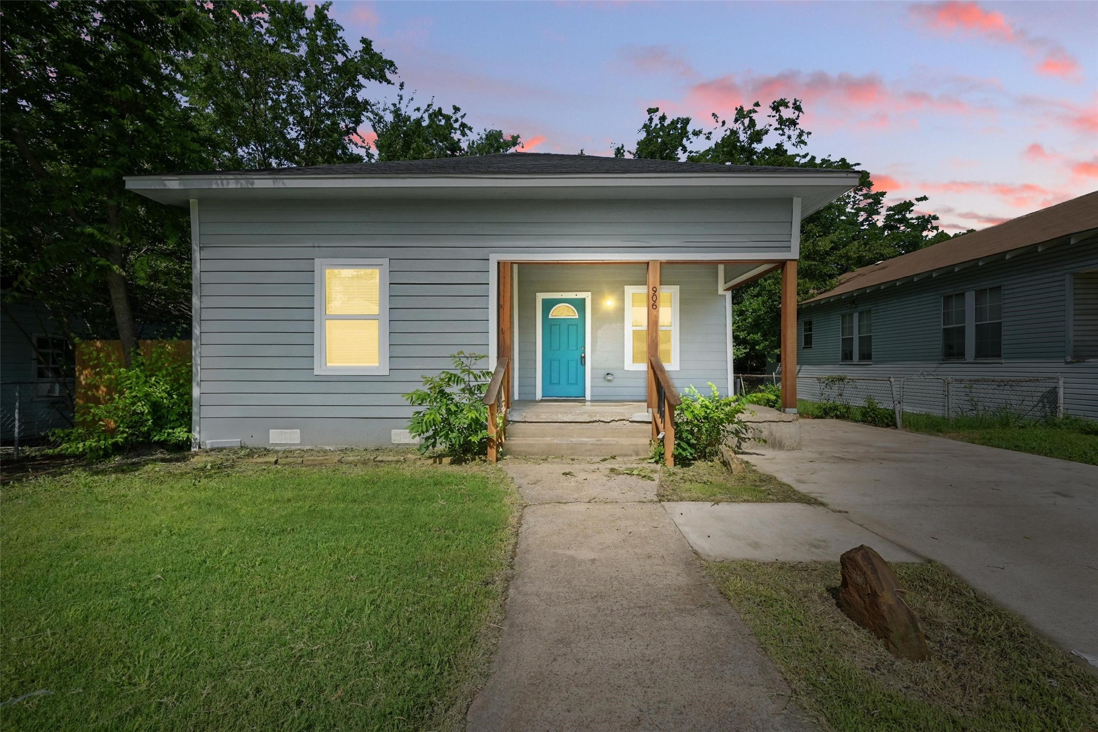 906 S Willow Street Sherman TX 75090