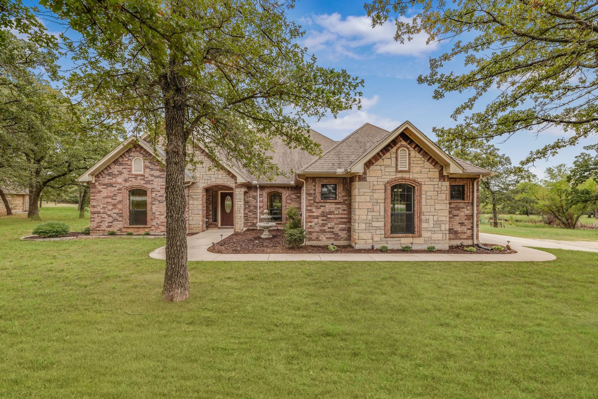 534 Timber Oaks Court Bowie TX 76230
