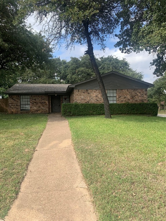 405 Woodlake Circle Azle TX 76020