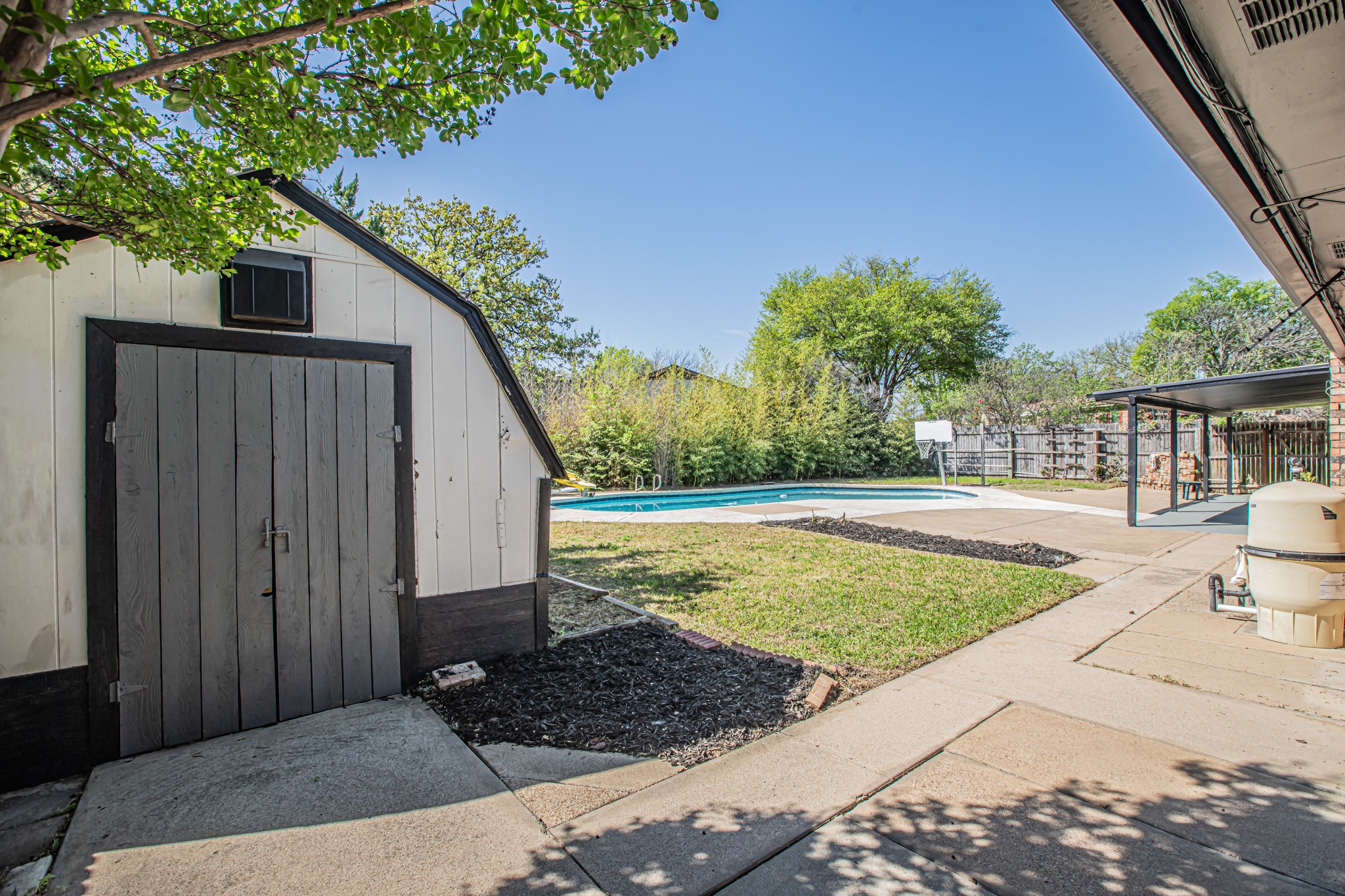 8224 Pearl Street North Richland Hills TX 76180