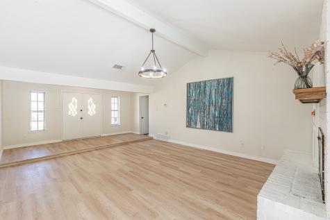 8224 Pearl Street North Richland Hills TX 76180