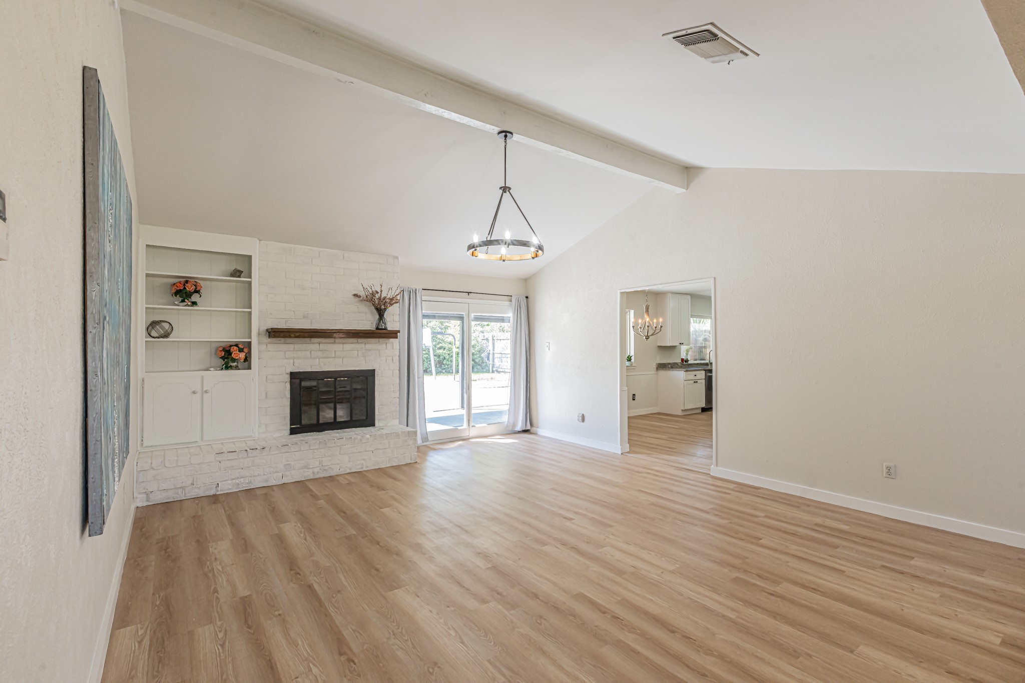 8224 Pearl Street North Richland Hills TX 76180