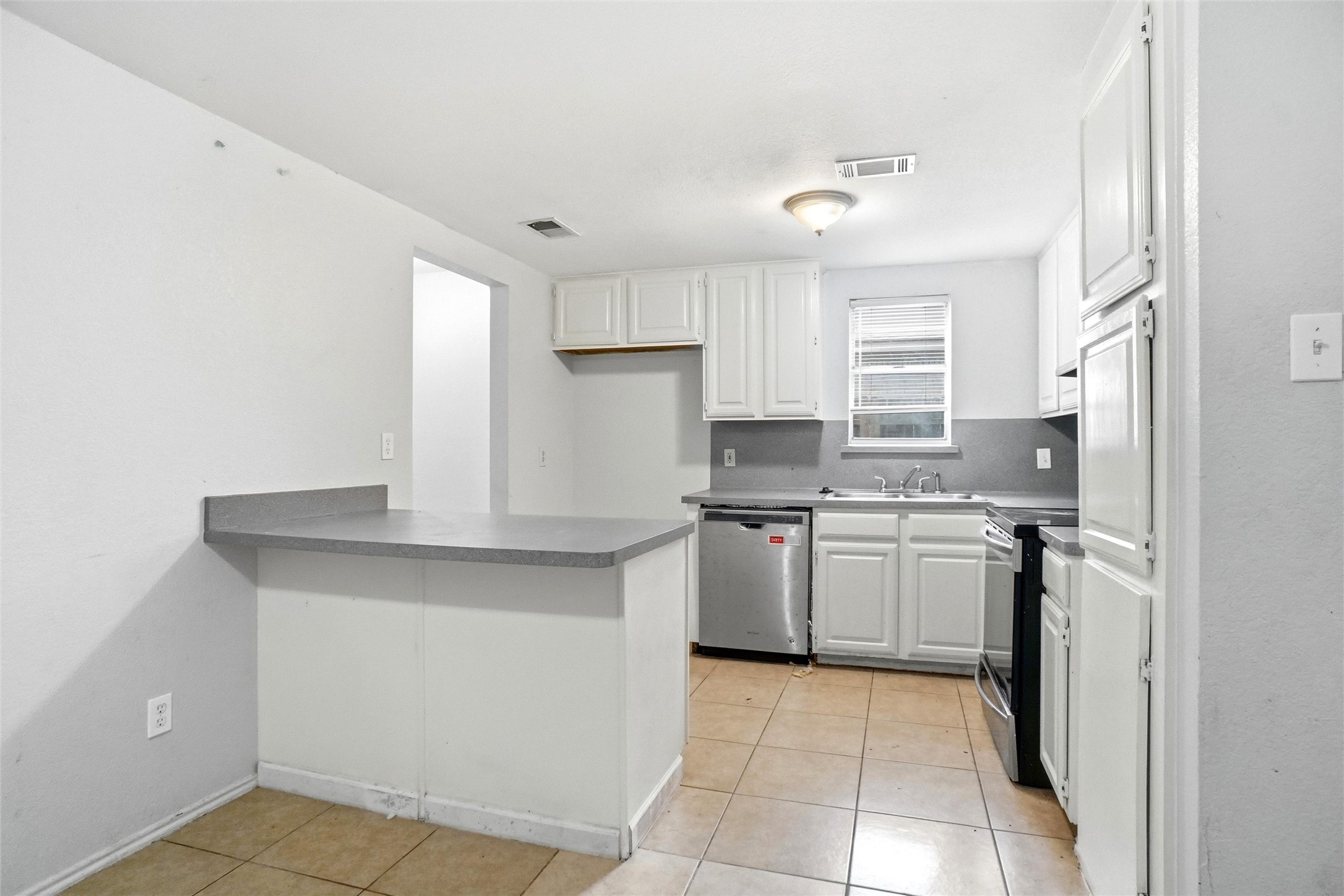 6715 Cherrytree Drive Arlington TX 76001