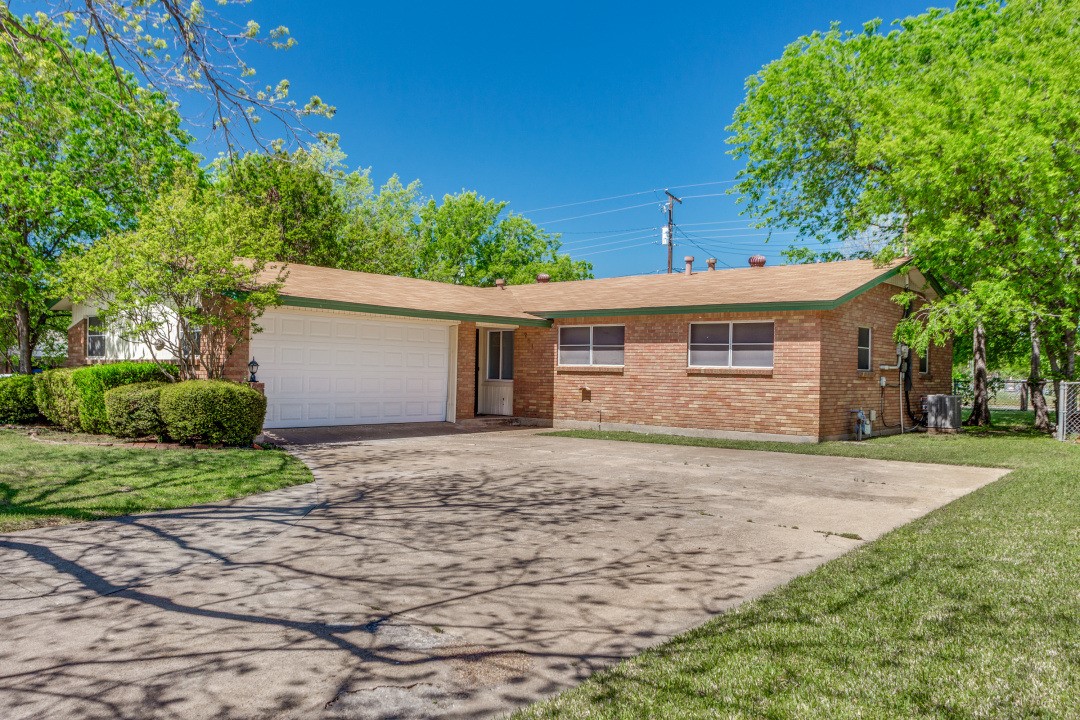 201 Wofford Way Saginaw TX 76179