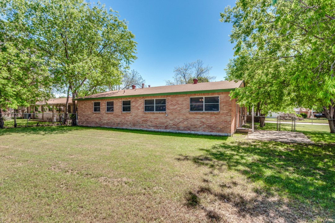 201 Wofford Way Saginaw TX 76179