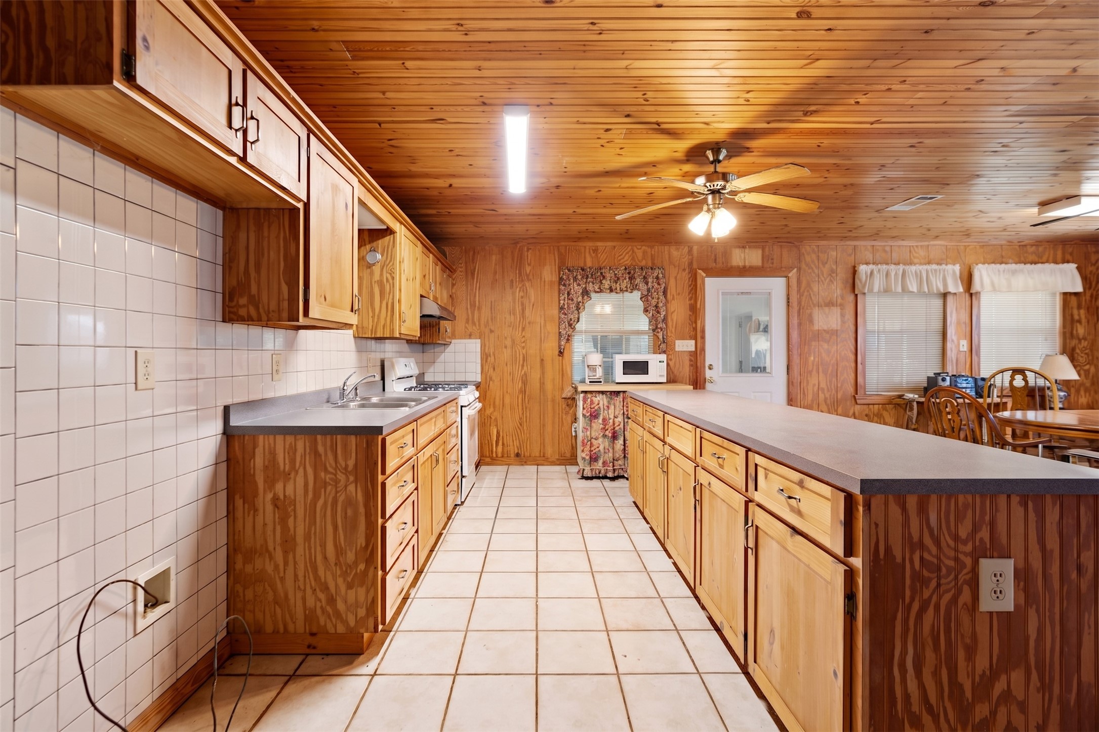 2000 County Road 2420 Honey Grove TX 75446
