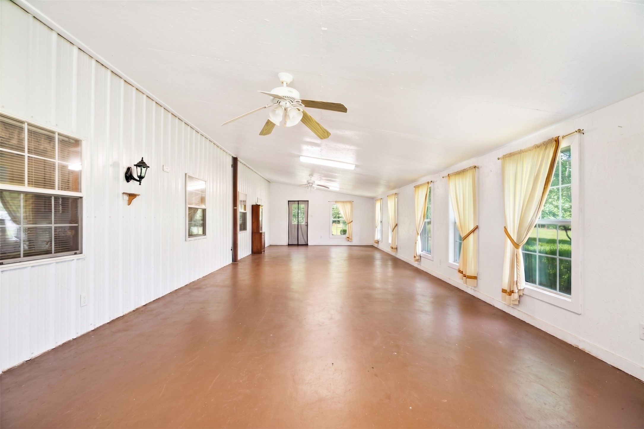 2000 County Road 2420 Honey Grove TX 75446