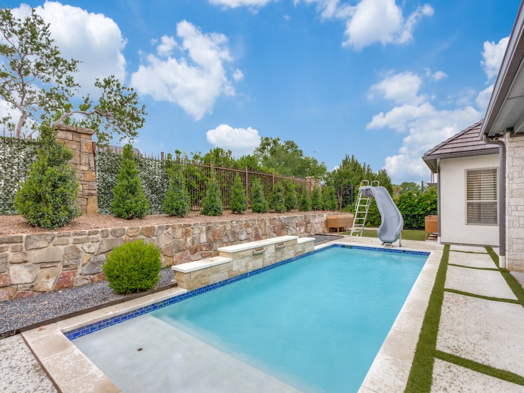 8601 Colina Terrace Benbrook TX 76126