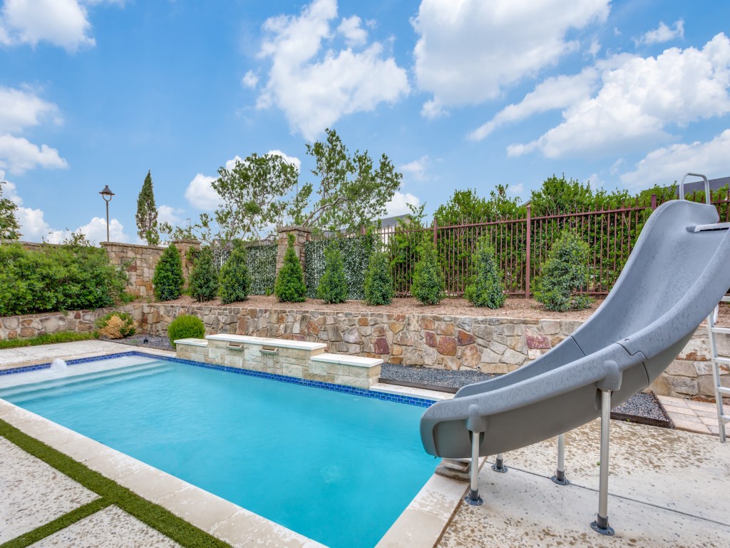 8601 Colina Terrace Benbrook TX 76126