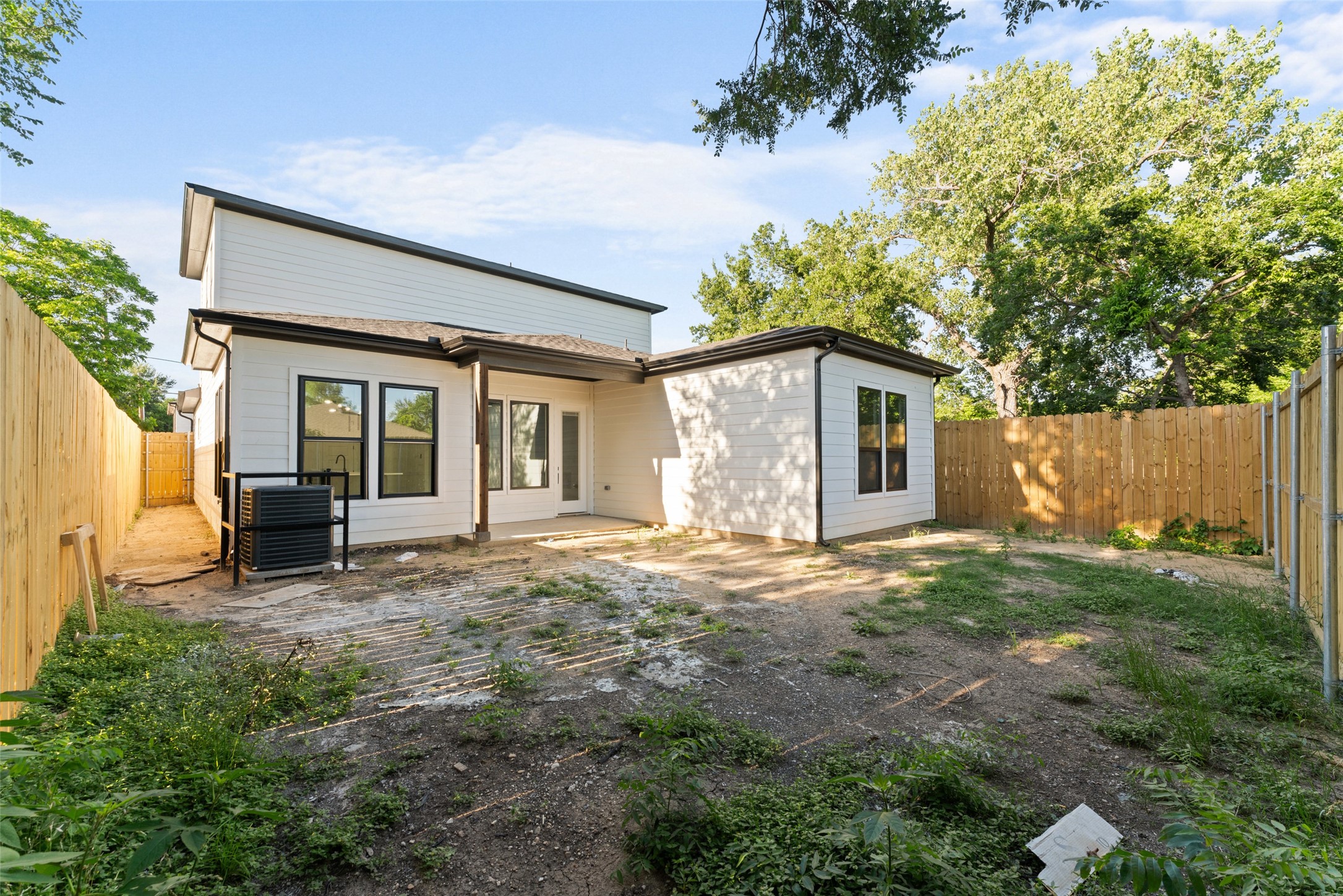 1822 Bickers Street Dallas TX 75212
