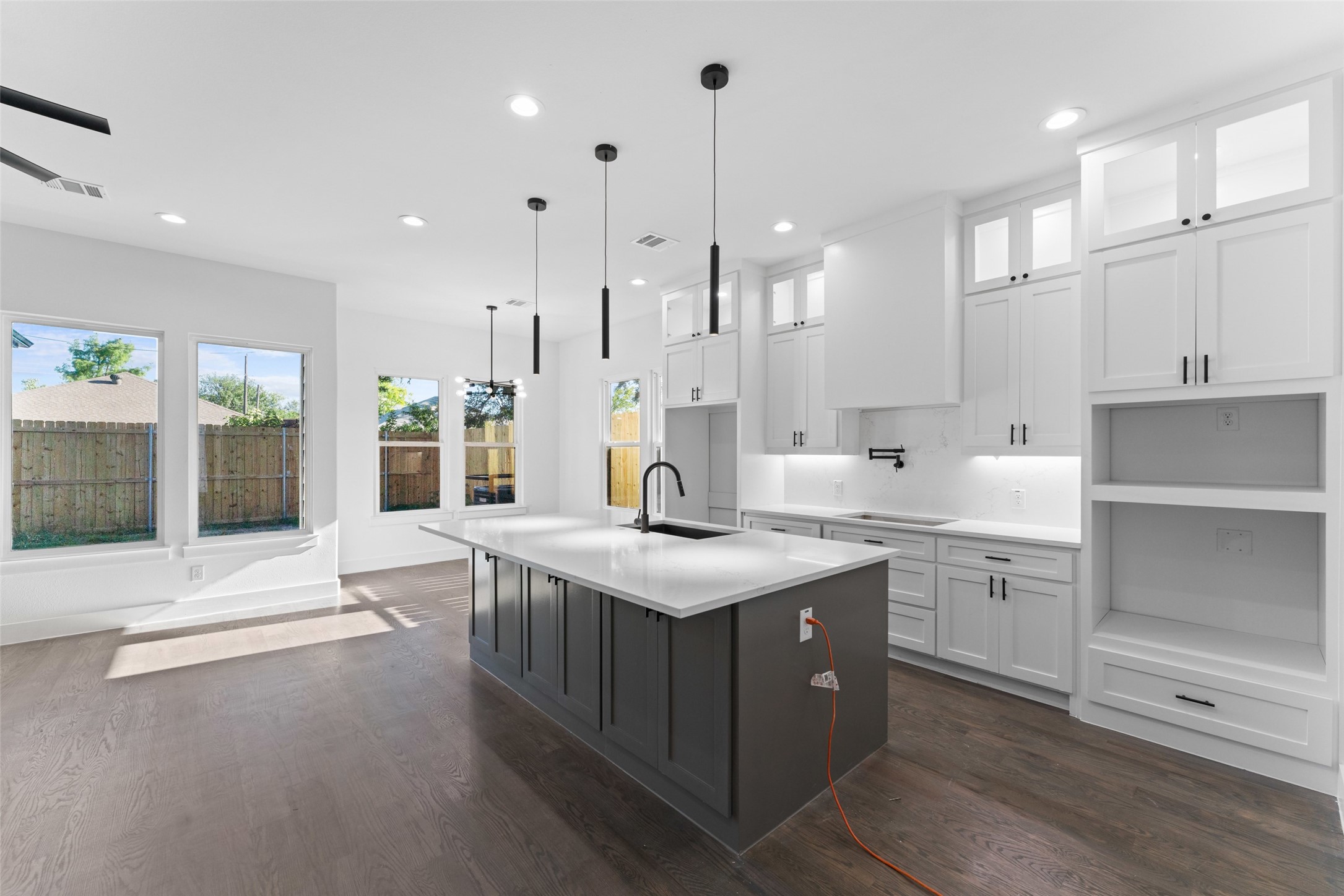 1822 Bickers Street Dallas TX 75212