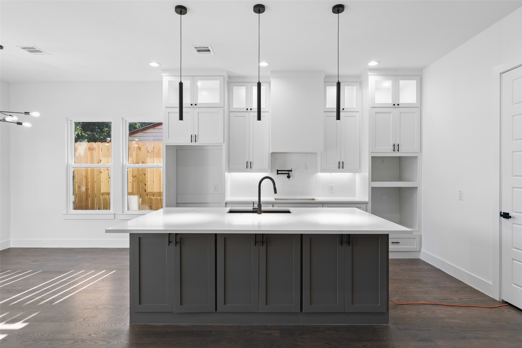 1822 Bickers Street Dallas TX 75212
