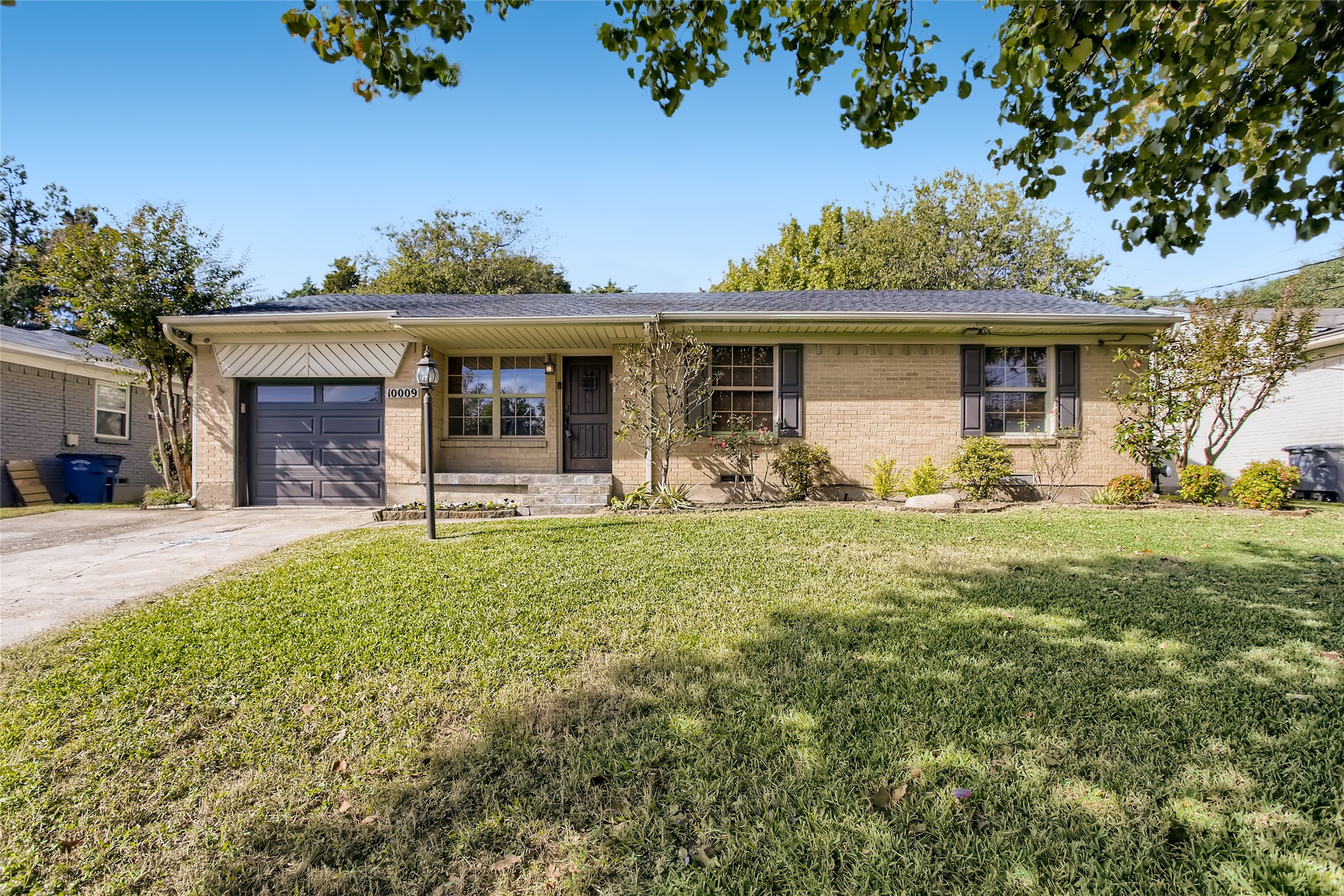 10009 Newcombe Drive Dallas TX 75228