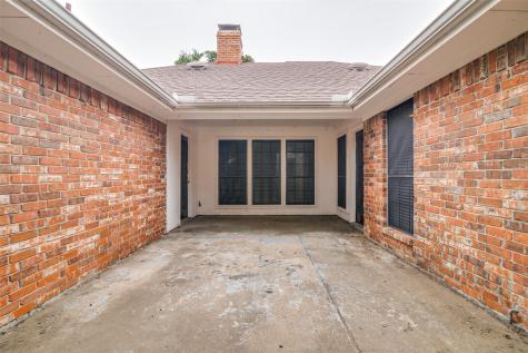 4913 Portola Drive Garland TX 75043