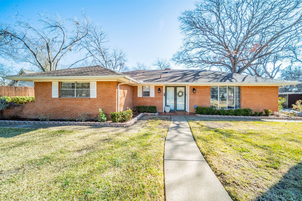 1714 Manchester Street Grand Prairie TX 75050