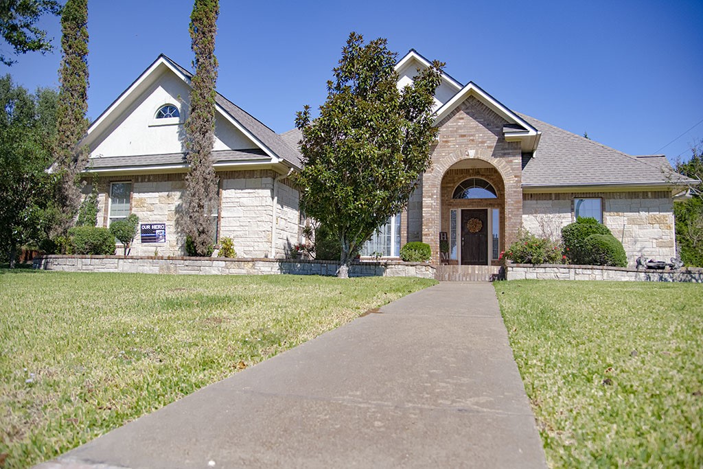 1209 Glenn Alan Drive Groesbeck TX 76642