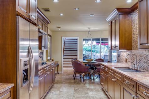 10626 Cox Lane Dallas TX 75229