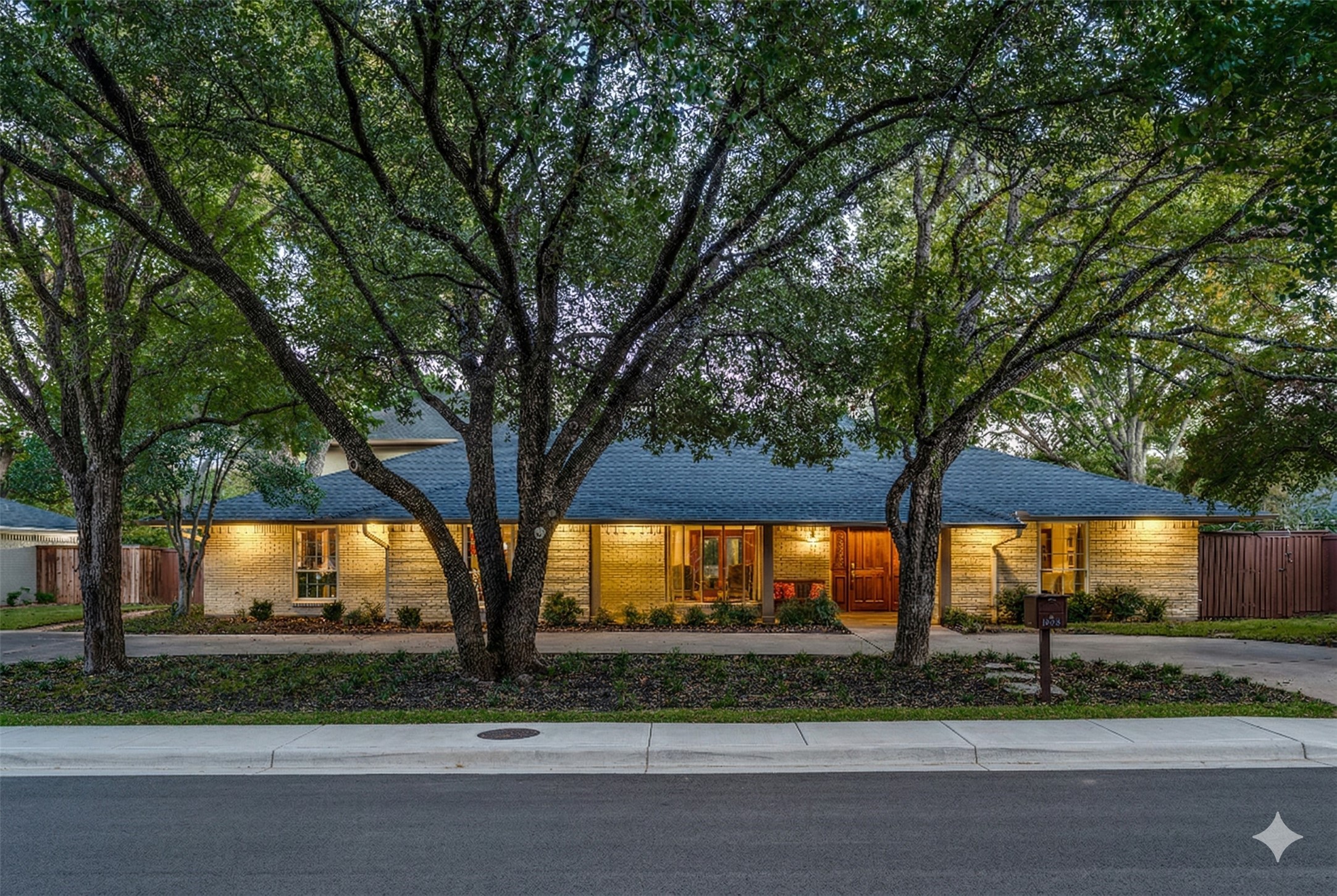 10626 Cox Lane Dallas TX 75229