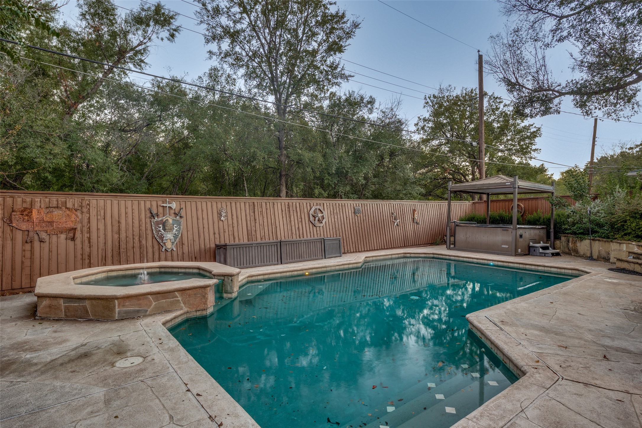 10626 Cox Lane Dallas TX 75229