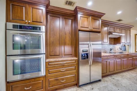 10626 Cox Lane Dallas TX 75229