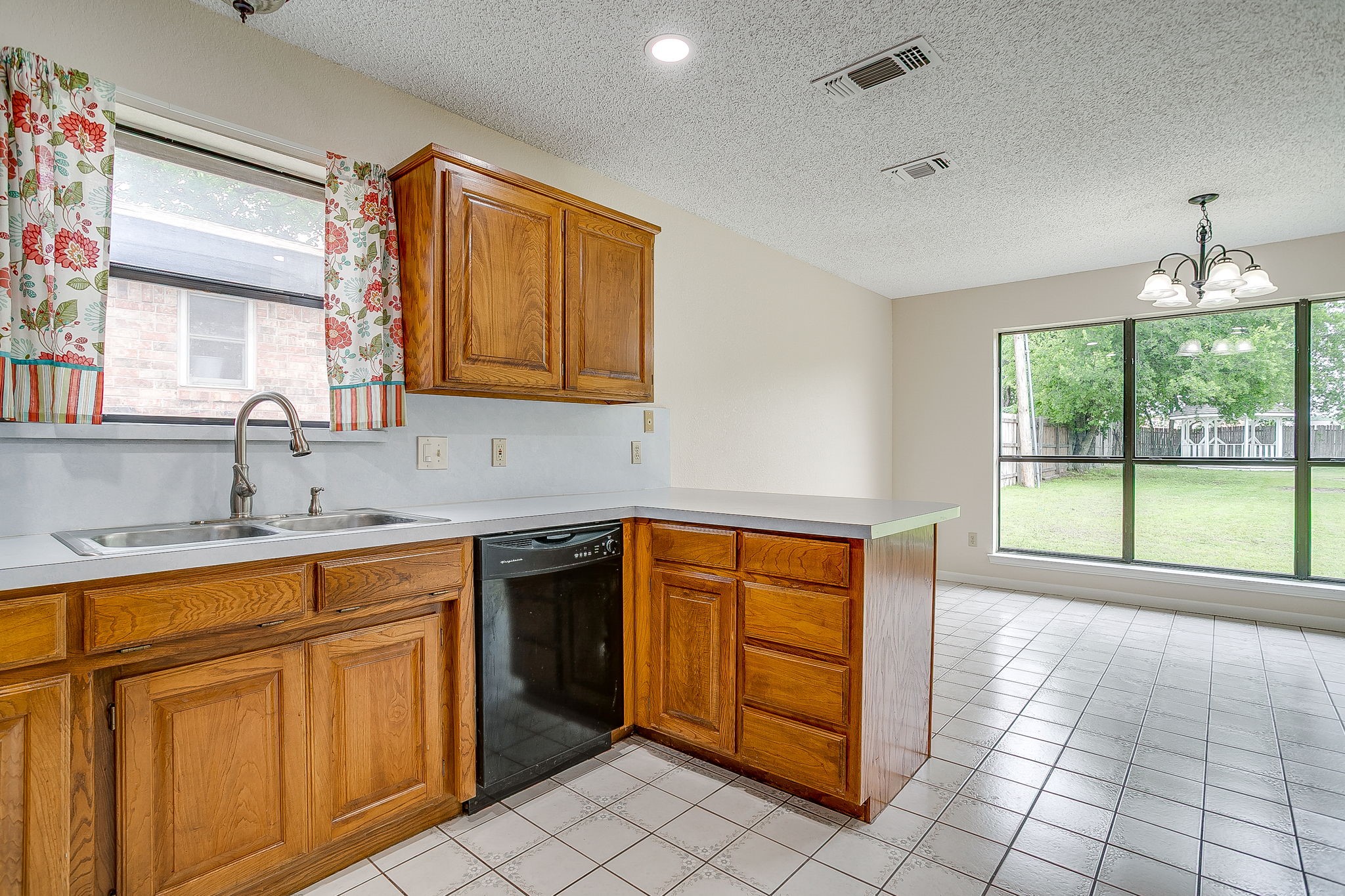 8613 Silver Creek Road White Settlement TX 76108