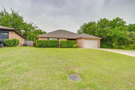8613 Silver Creek Road White Settlement TX 76108