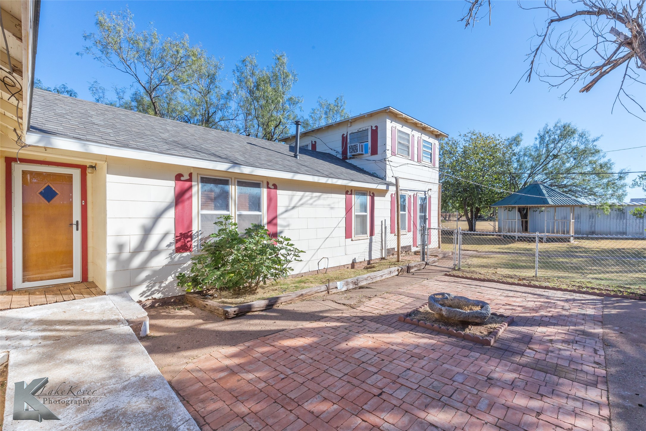 405 S Hinton Street Benjamin TX 79505