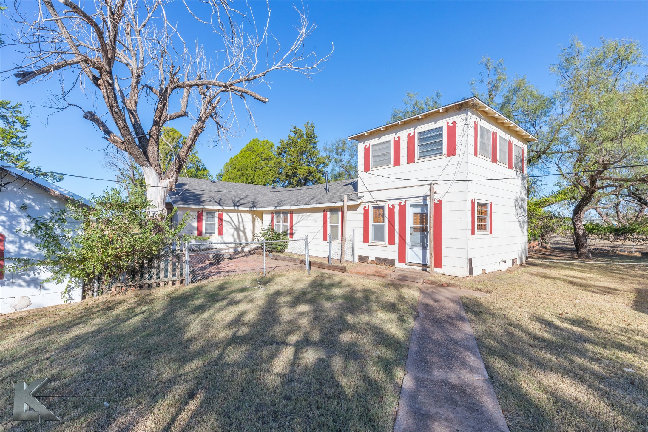 405 S Hinton Street Benjamin TX 79505