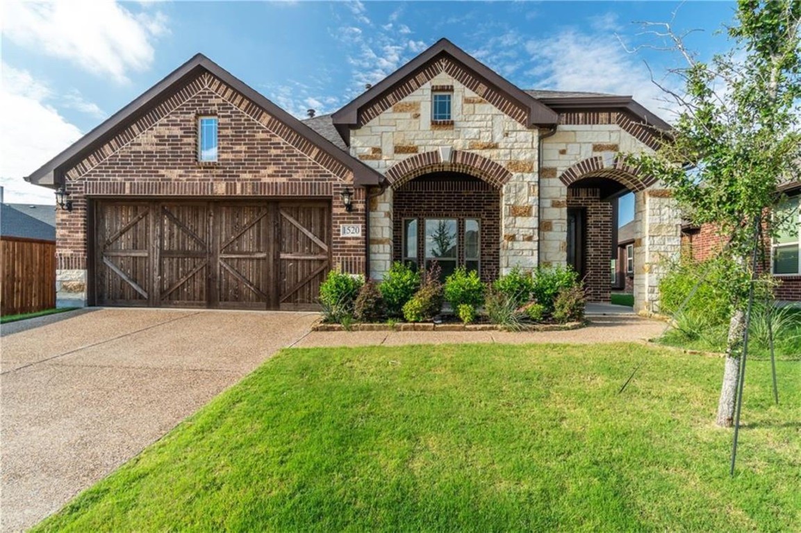 1520 Bull Street Aubrey TX 76227