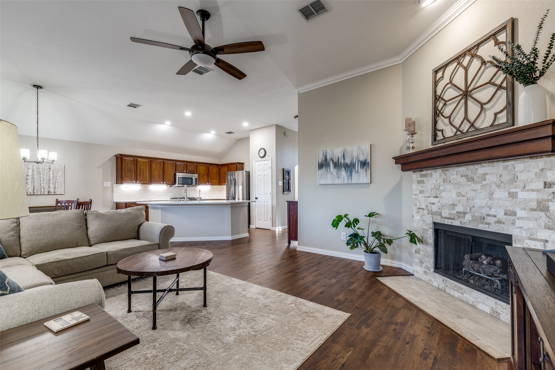 2136 Fountain Drive Lewisville TX 75067