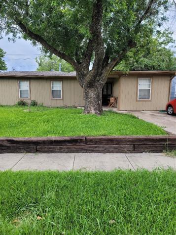 1038 Shawnee Trace Grand Prairie TX 75051