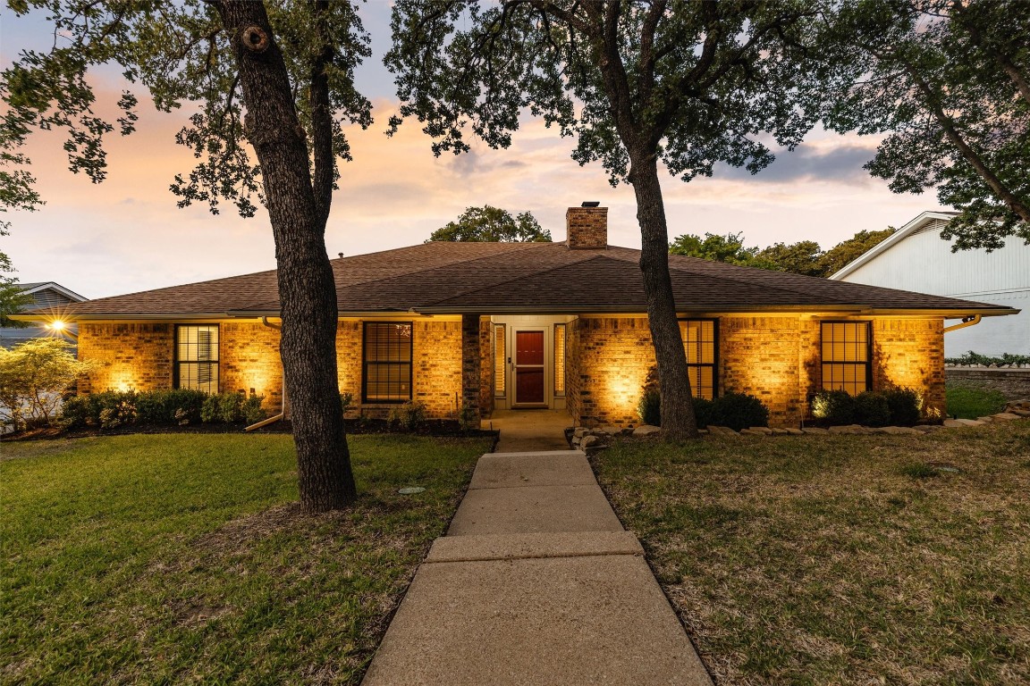 813 Highwoods Trail Fort Worth TX 76112