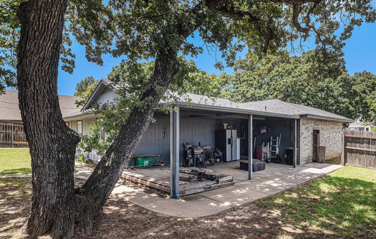 117 Walnut Creek Drive Azle TX 76020