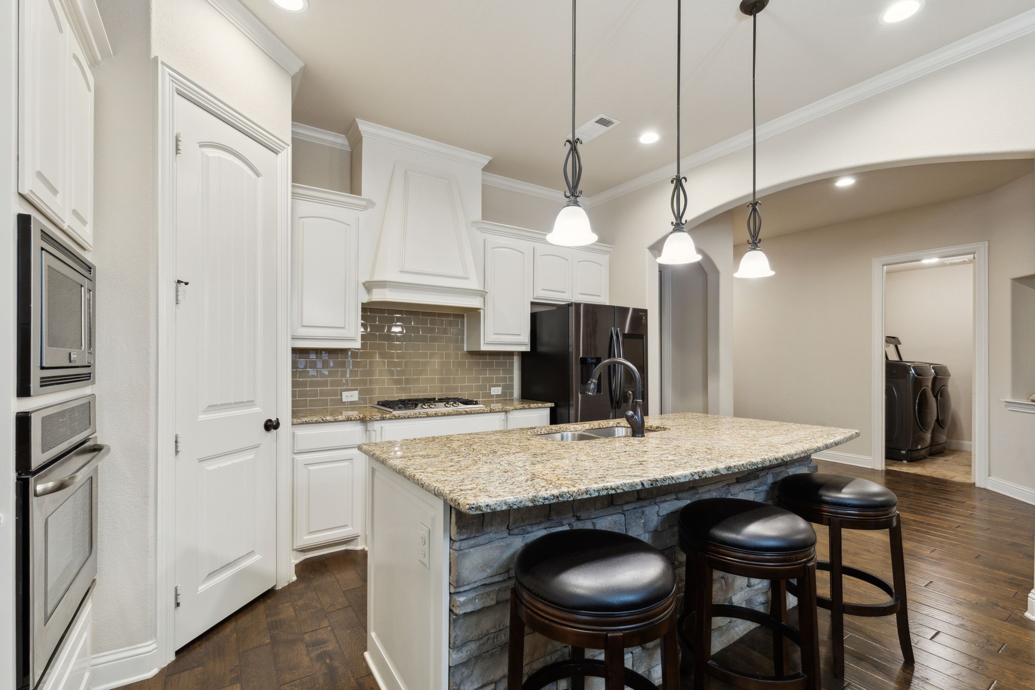 2504 Moores Landing Arlington TX 76016