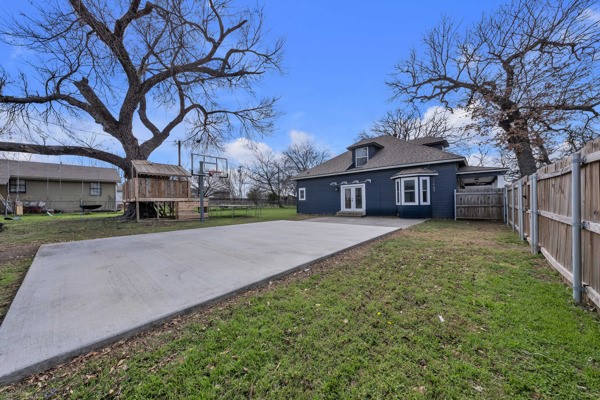 912 Hanover Street Weatherford TX 76086