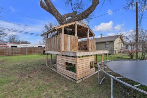 912 Hanover Street Weatherford TX 76086