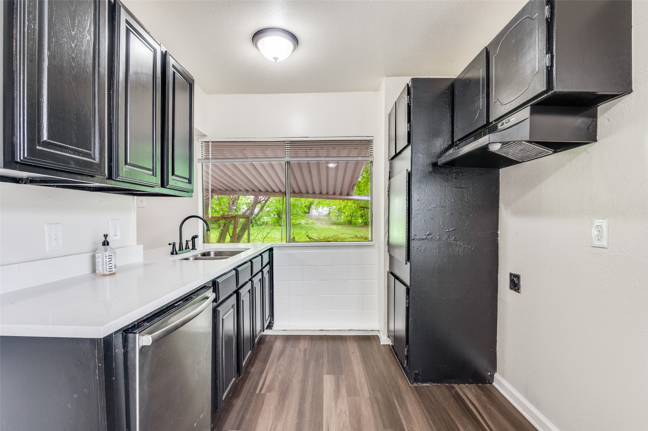 1519 Oakbrook Street Lancaster TX 75134