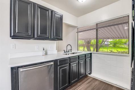 1519 Oakbrook Street Lancaster TX 75134