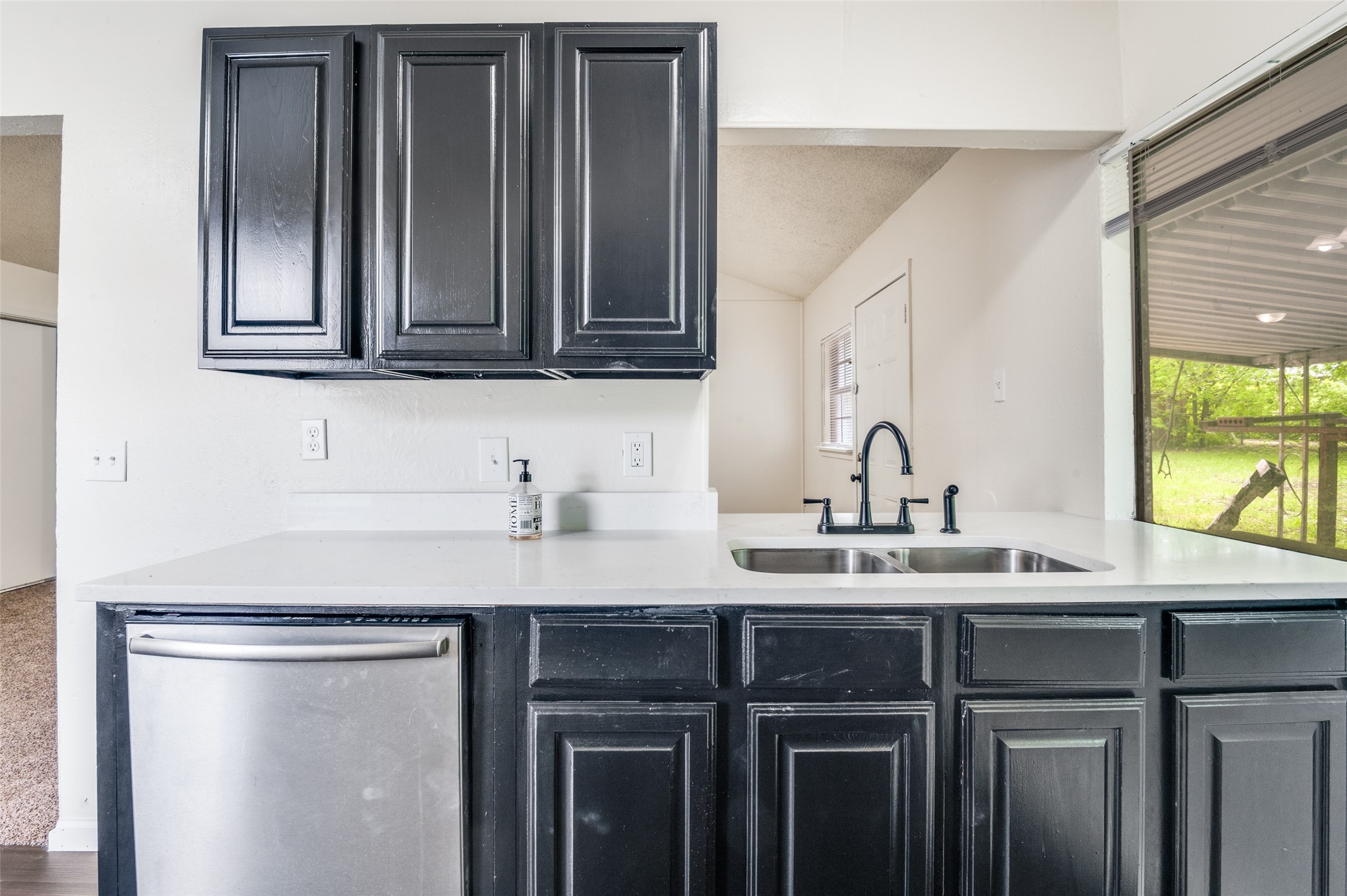 1519 Oakbrook Street Lancaster TX 75134
