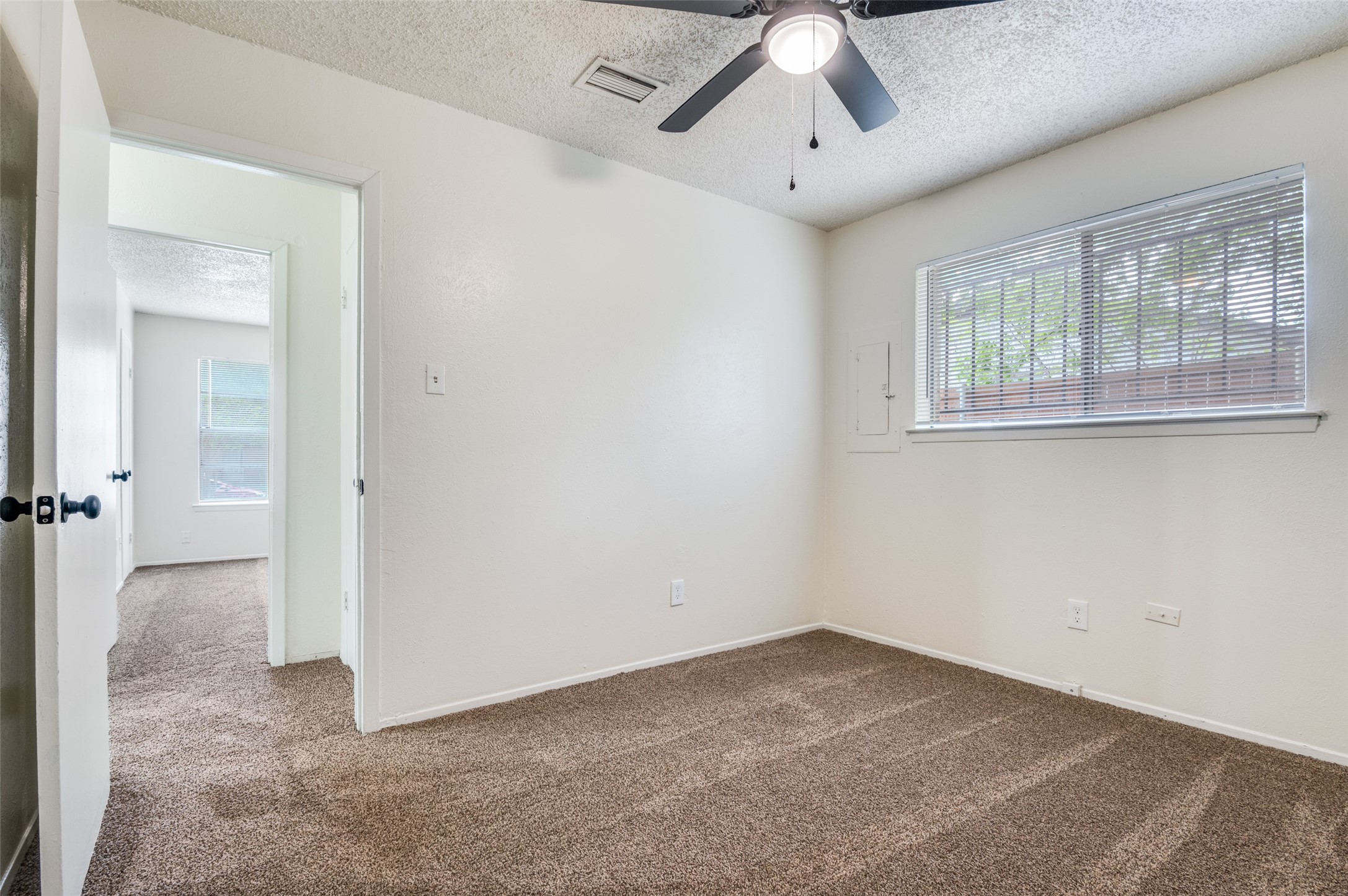 1519 Oakbrook Street Lancaster TX 75134