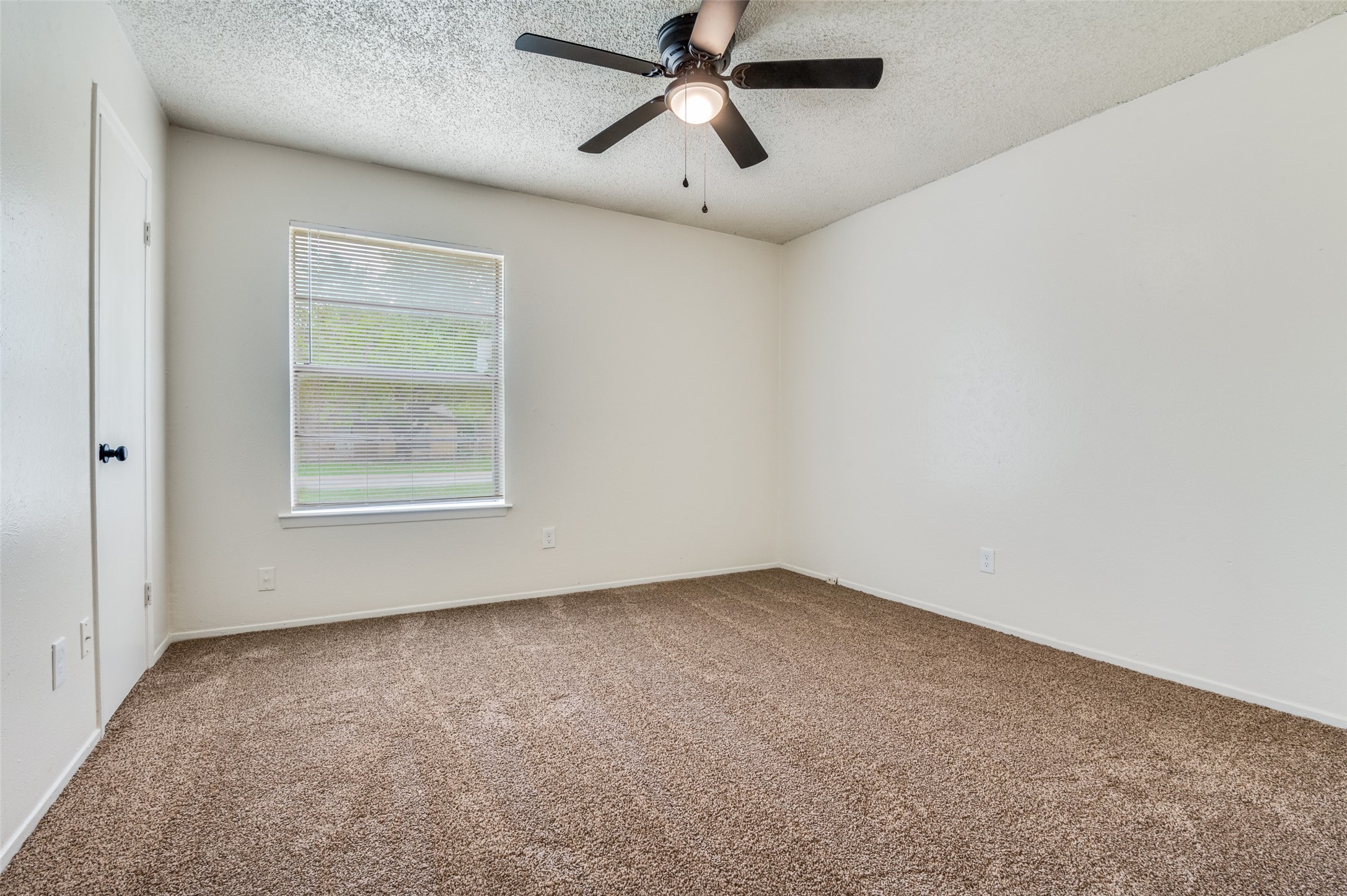 1519 Oakbrook Street Lancaster TX 75134